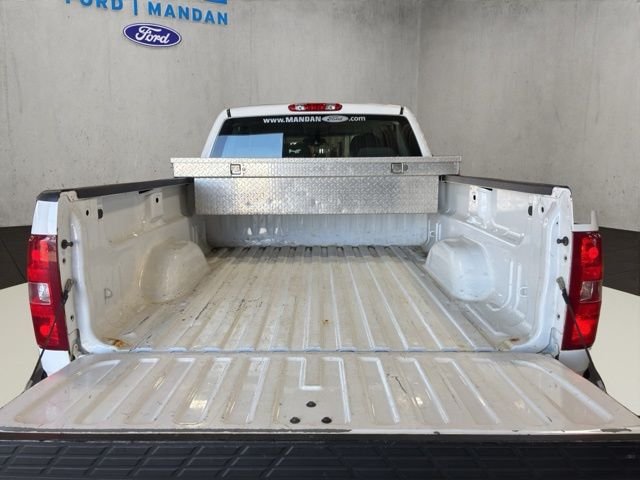 Used 2008 White Chevrolet Work Truck image 13