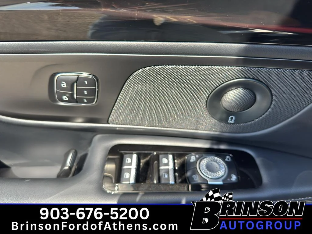 Used 2024 White Platinum Metallic Tri-Coat Lincoln Premiere image 22