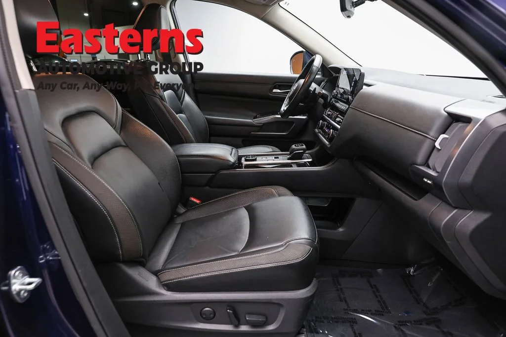 Used 2023 Blue Nissan SL image 24