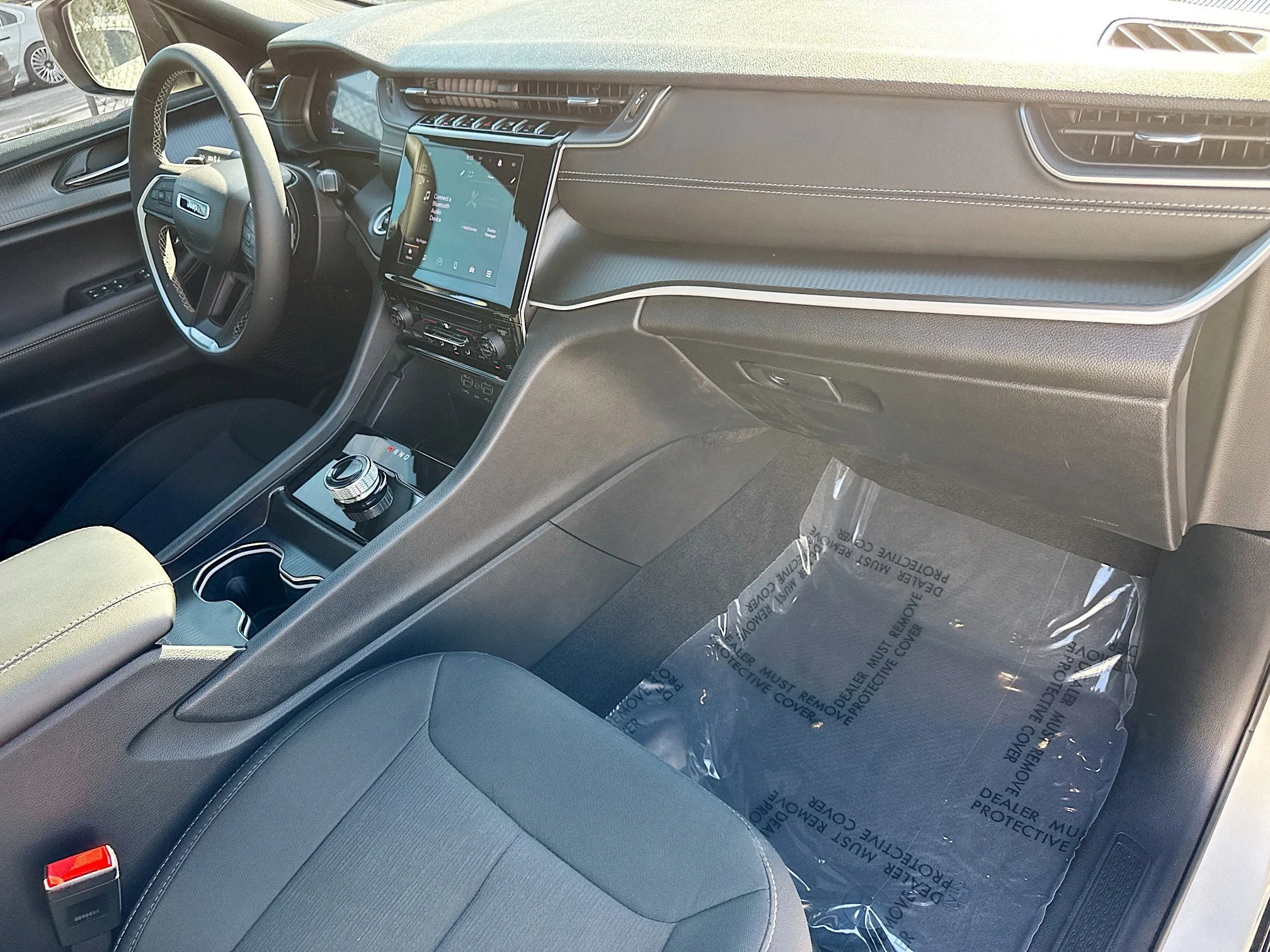 Used 2025 Silver Zynith Jeep Laredo X image 13