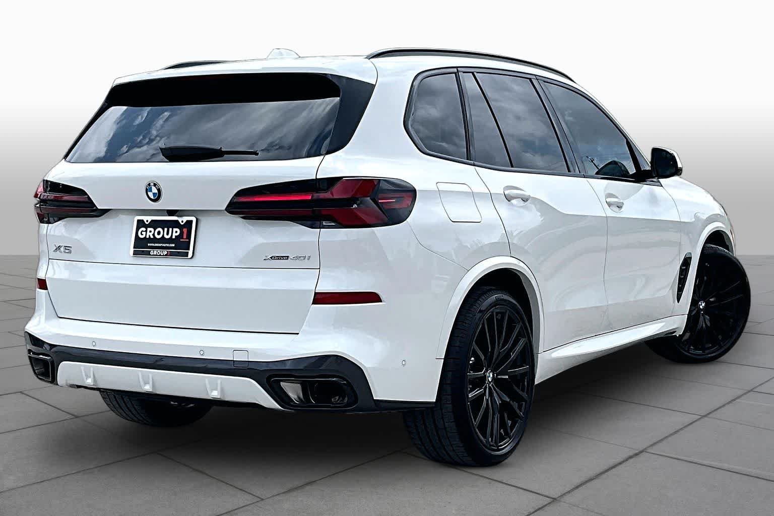 Used 2026 Alpine White BMW xDrive40i image 12