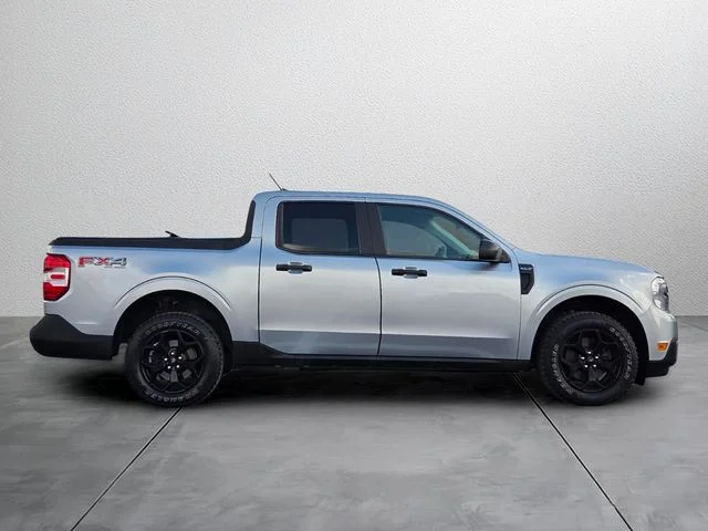 Used 2022 Silver Ford XLT image 5