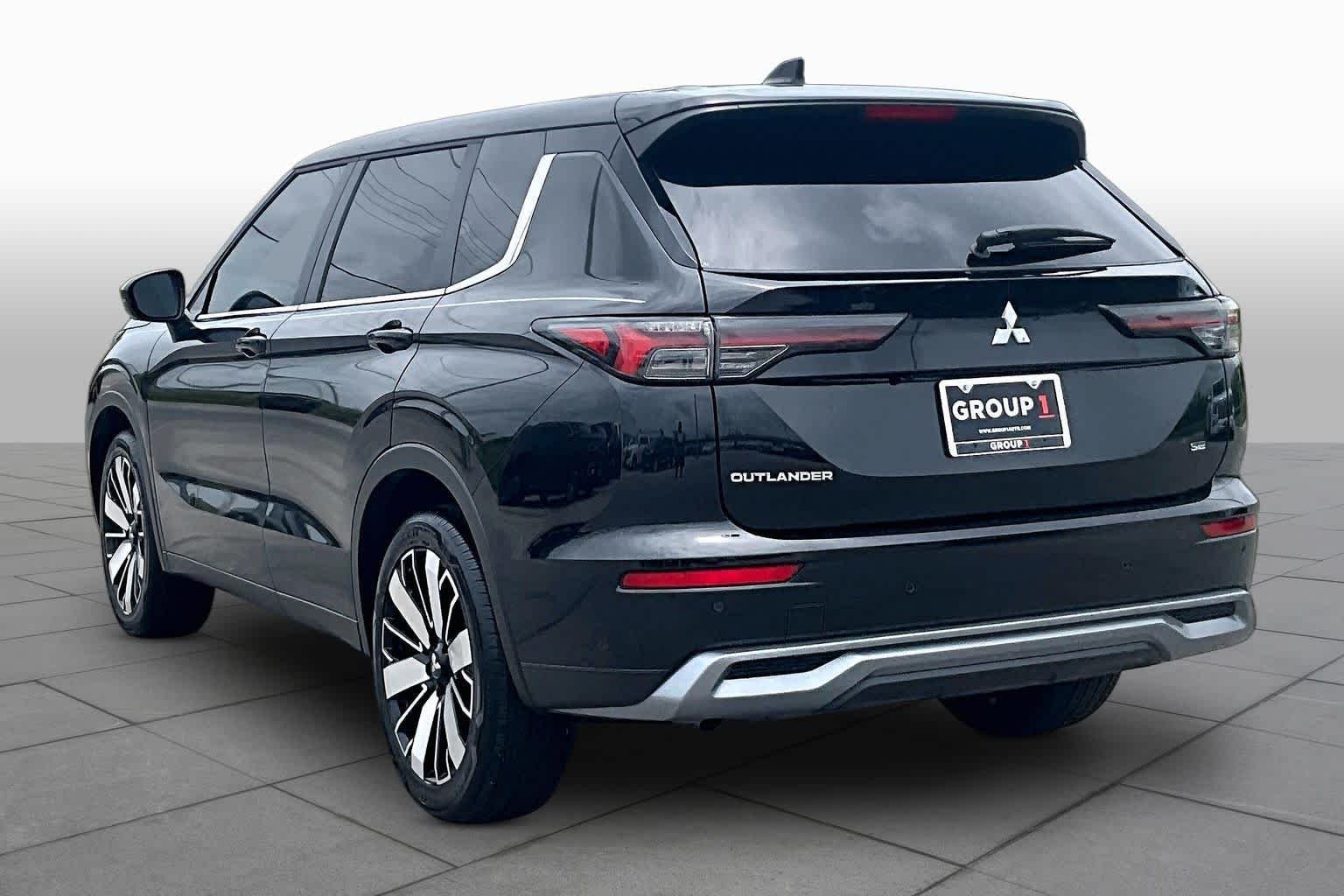 Used 2026 Black Diamond Mitsubishi SE image 12