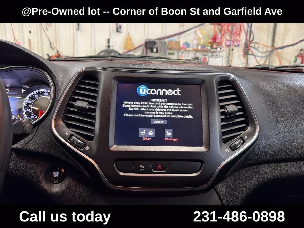 Used 2019 Beige Jeep Trailhawk image 19