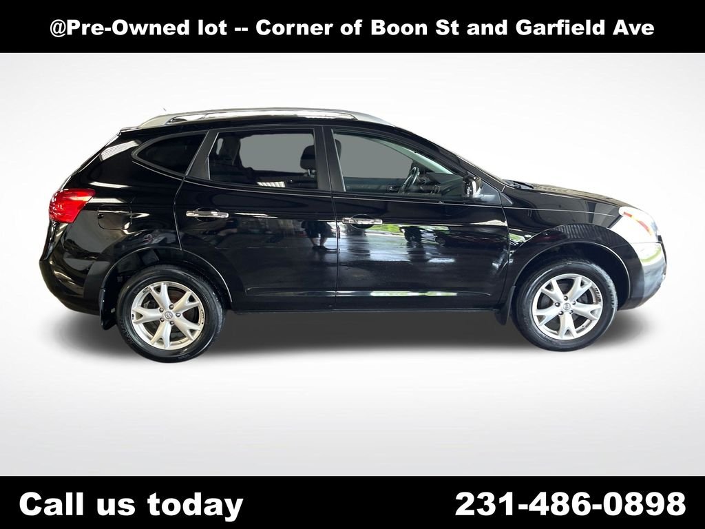 Used 2010 Black Nissan SL image 6