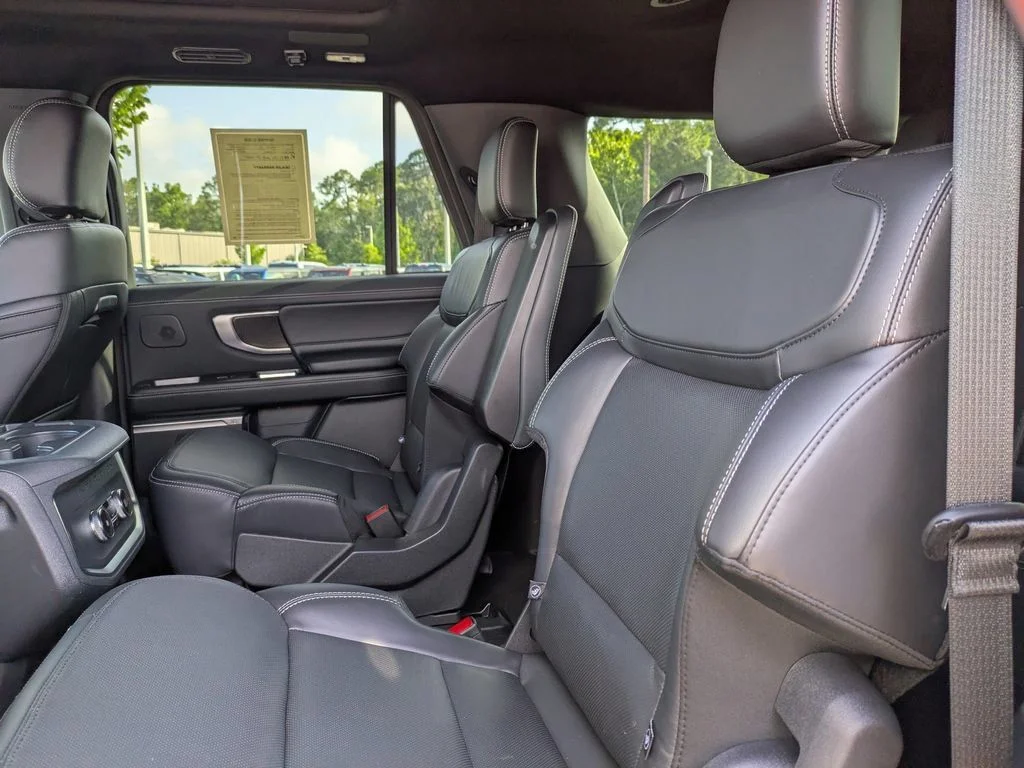 2025 Ford Expedition Platinum - Photo 16
