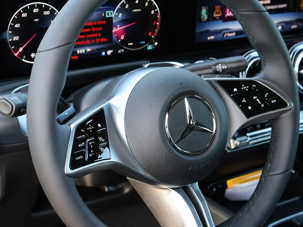 Certified Used 2026 Mountain Gray Metallic Mercedes-Benz GLB 250 image 20