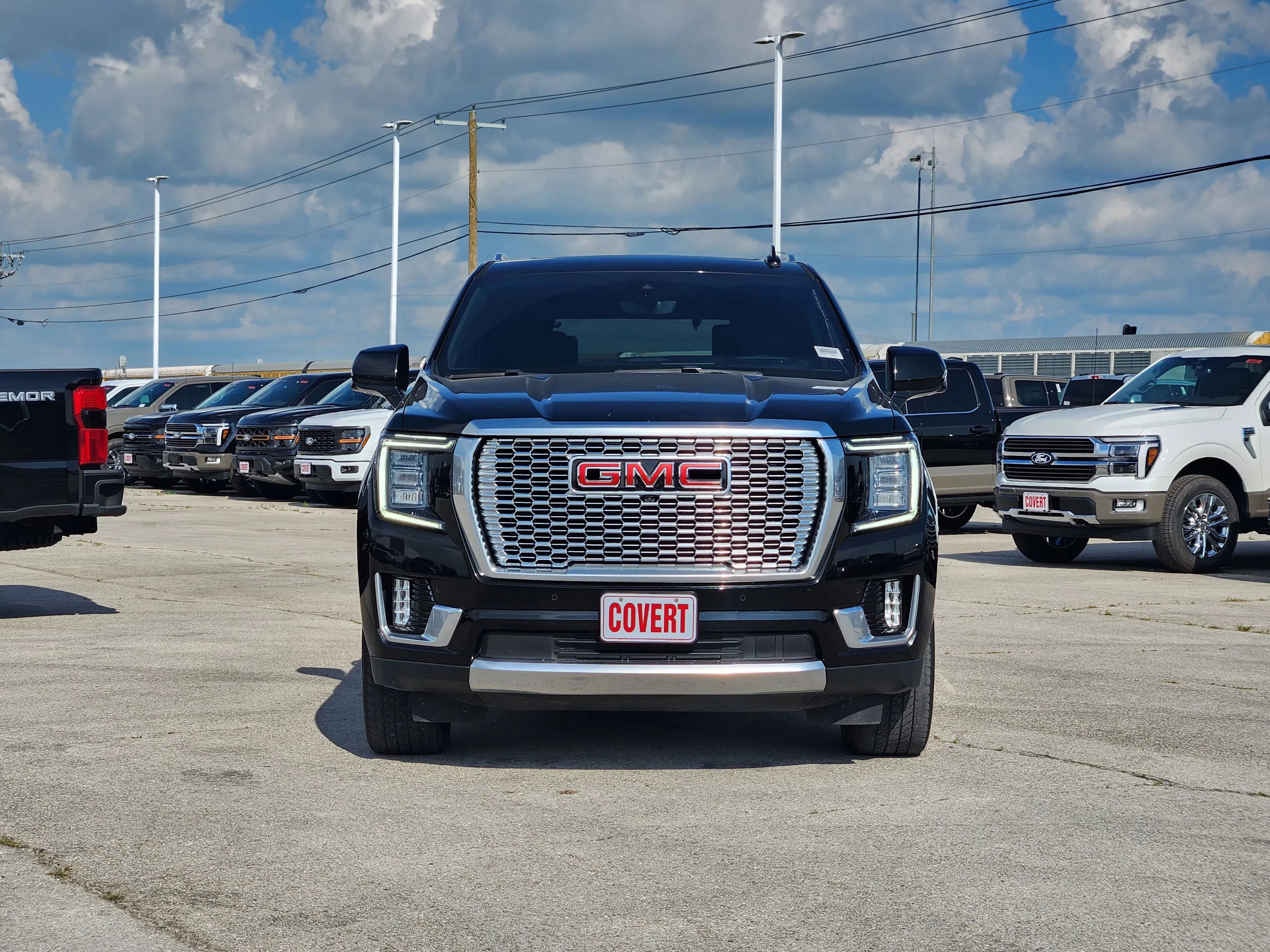 Used 2021 Onyx Black GMC Denali image 2