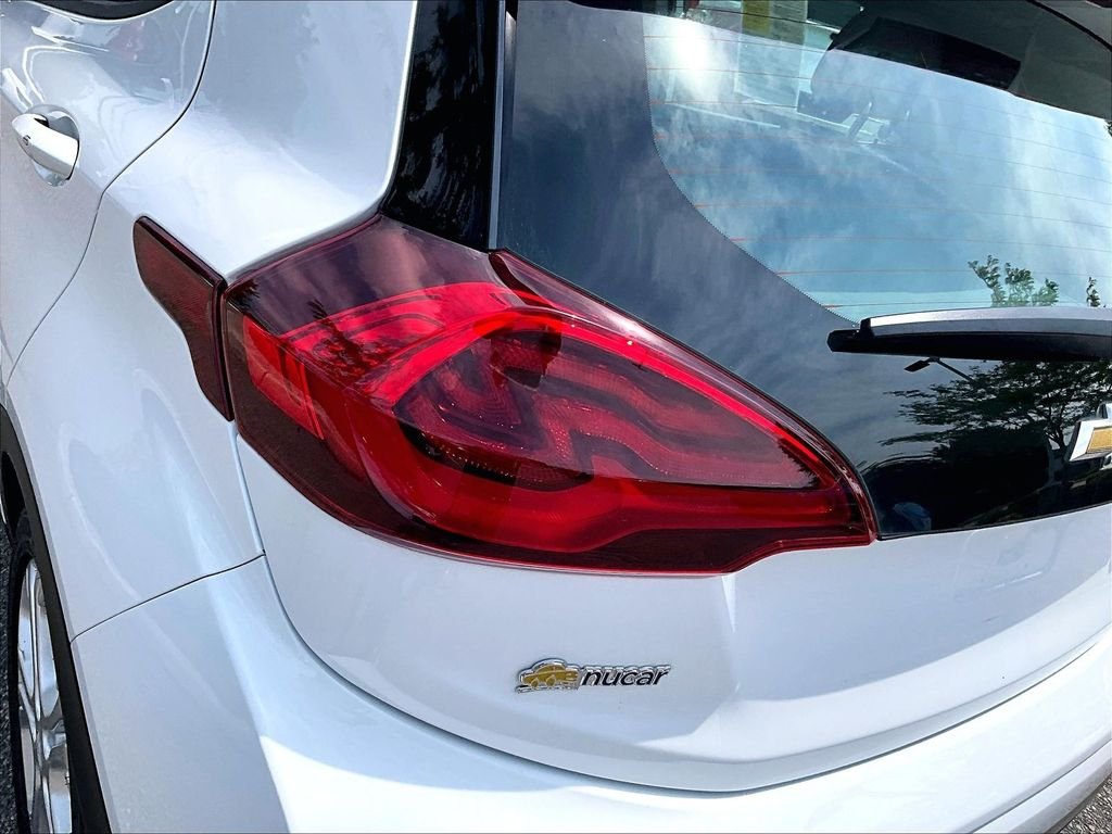 Used 2017 White Chevrolet LT image 32