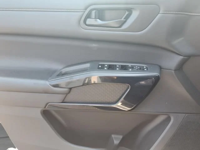 Used 2024  Nissan SV image 14