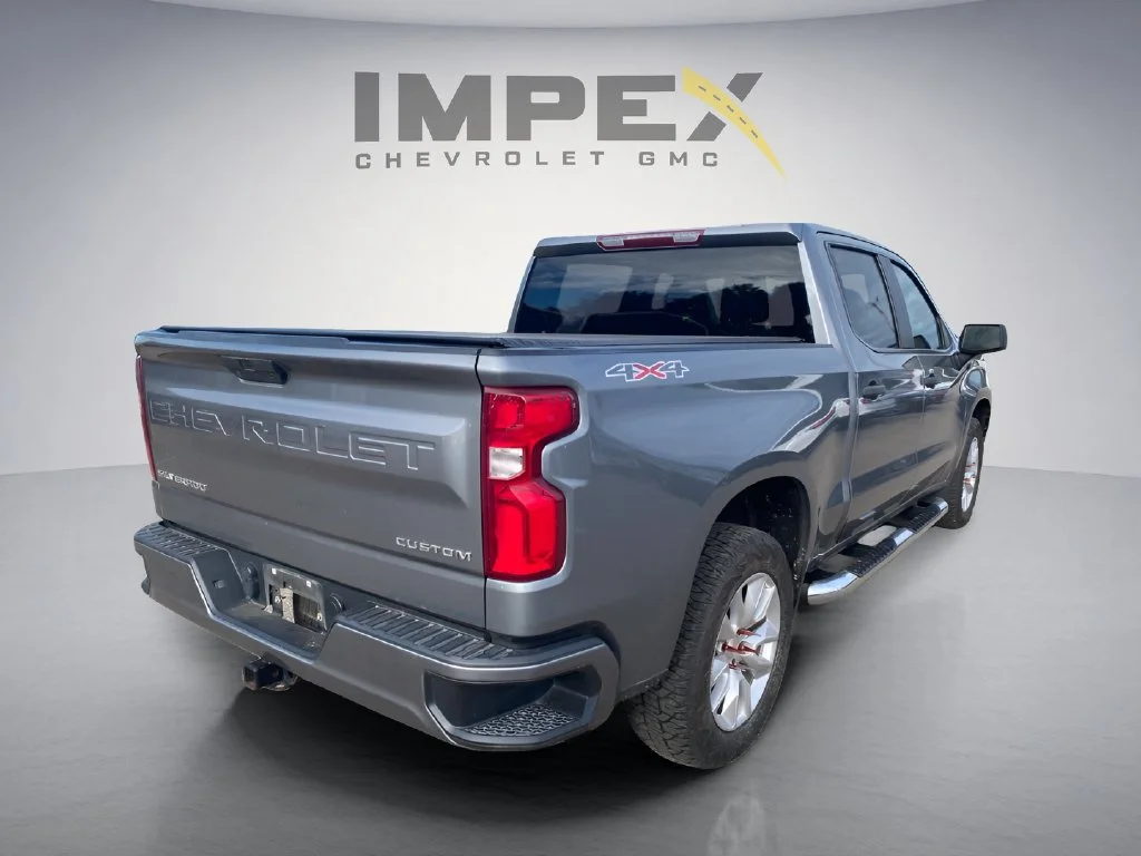 Used 2021 SATIN STEEL METALLIC Chevrolet Custom image 10