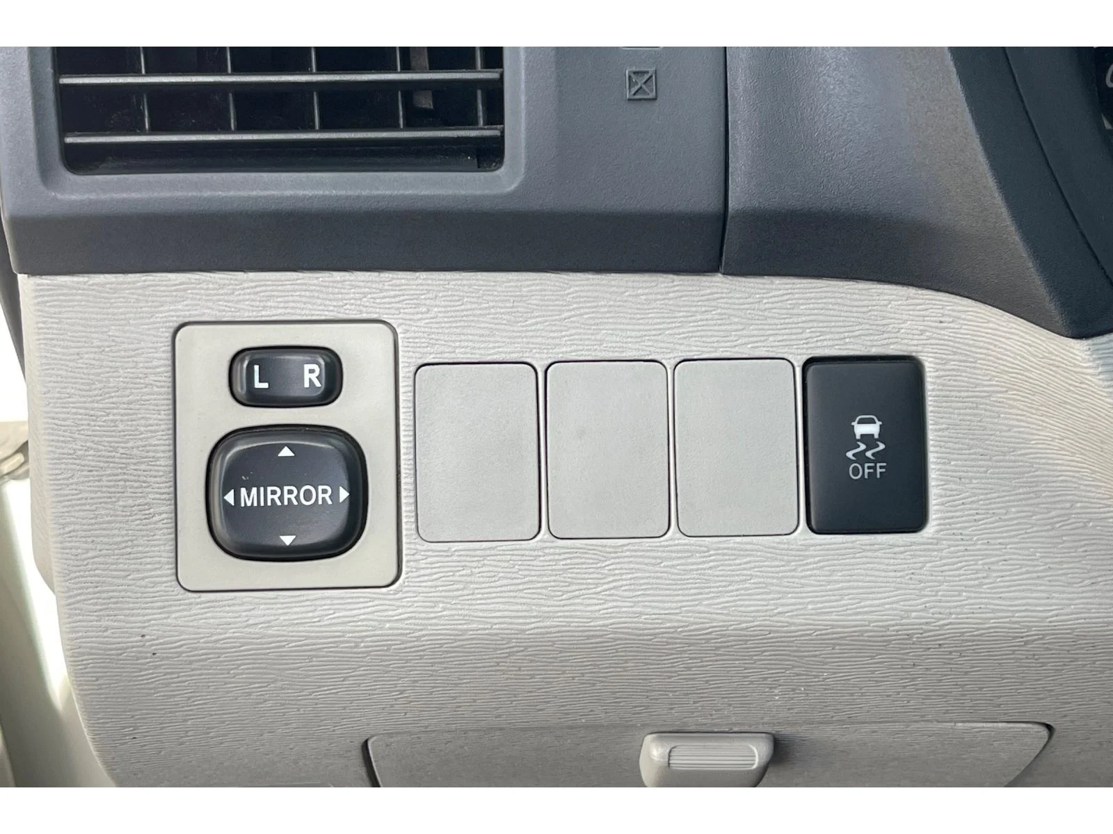 Used 2011 Blizzard Pearl Toyota Base image 37