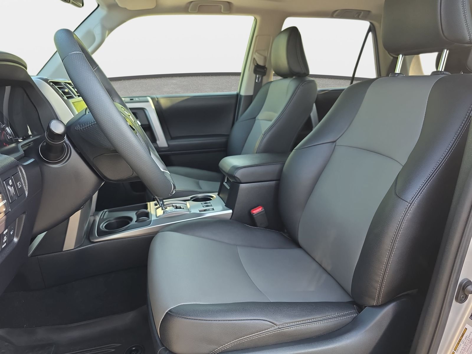 Used 2022 Silver Toyota SR5 Premium image 14