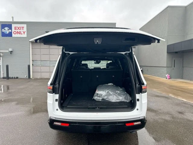New 2026 Bright White Clearcoat Jeep Limited Reserve image 27