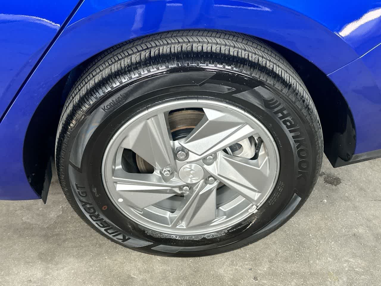 2025 Hyundai Elantra SE - Photo 11