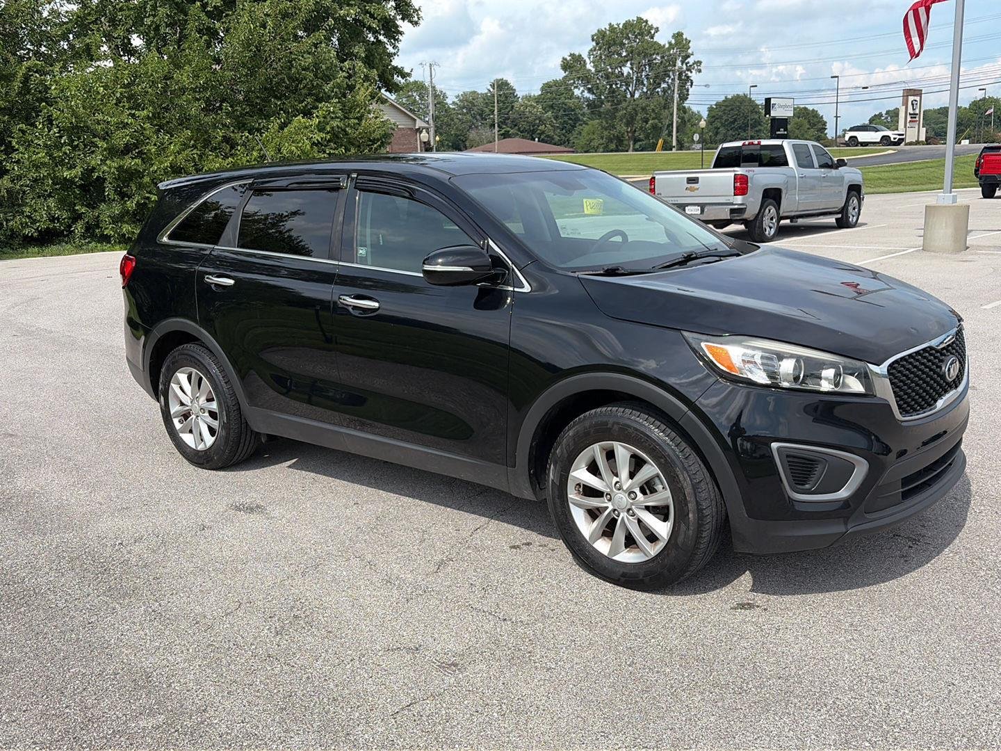Used 2016  Kia L image 2