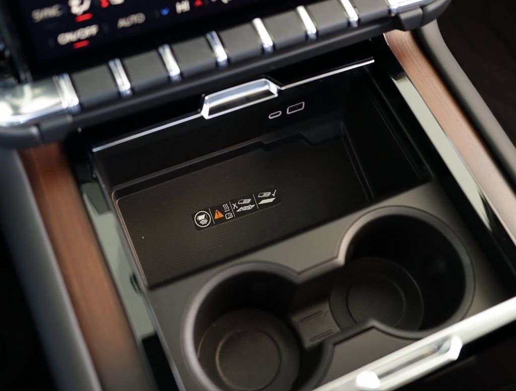 2026 GMC Yukon XL Denali - Photo 21
