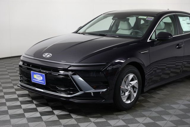 New 2026 Blue Hyundai SE image 25