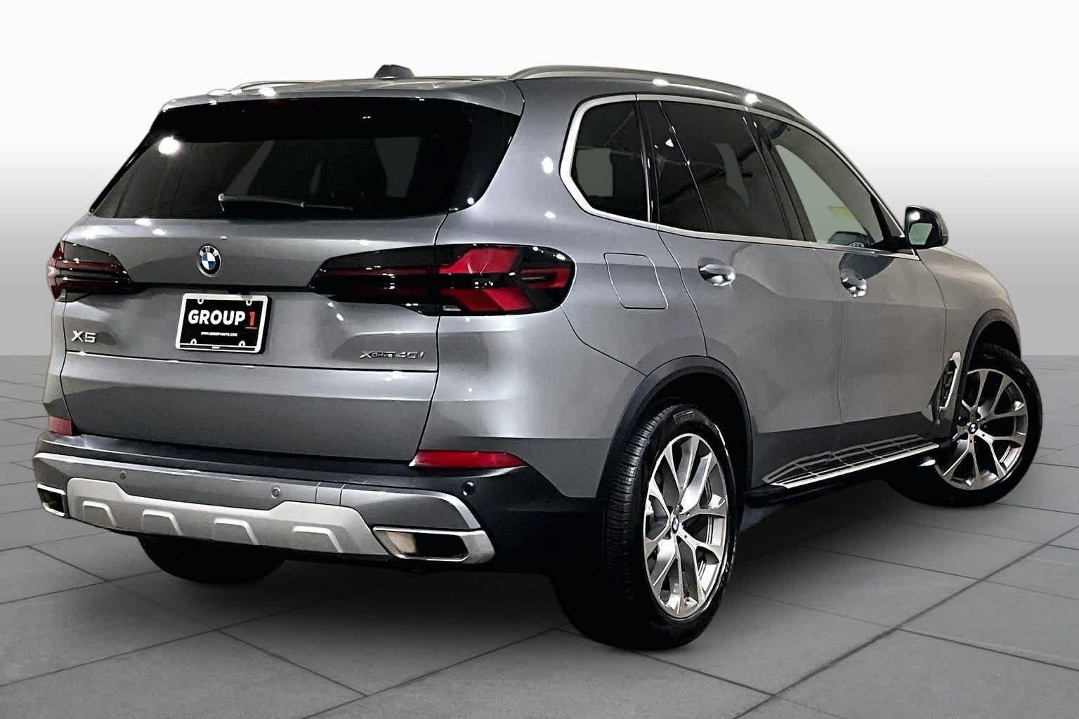 Certified Used 2026 GREY BMW xDrive40i image 12