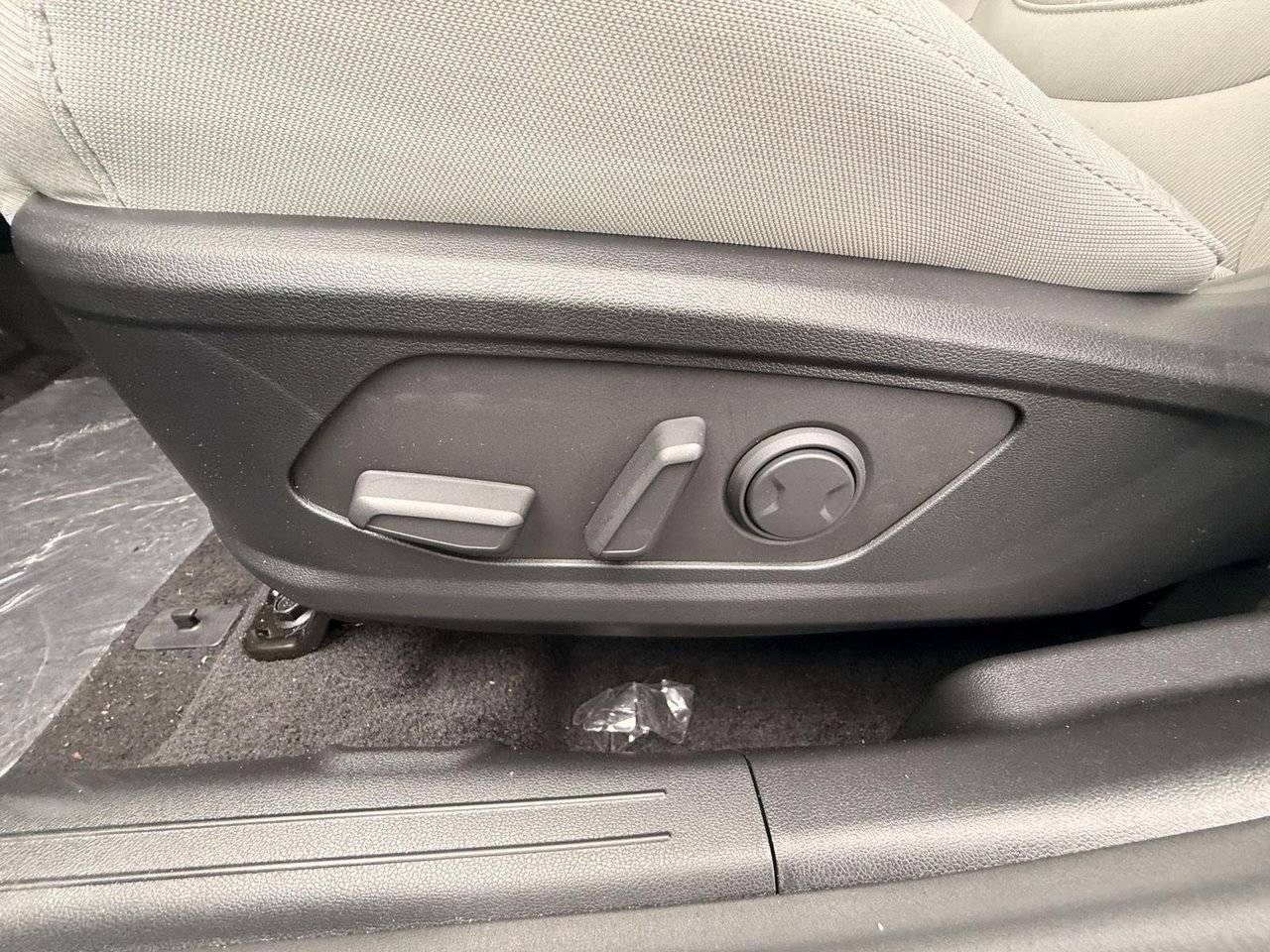 New 2026 Ecotronic Gray Hyundai SEL FWD image 13