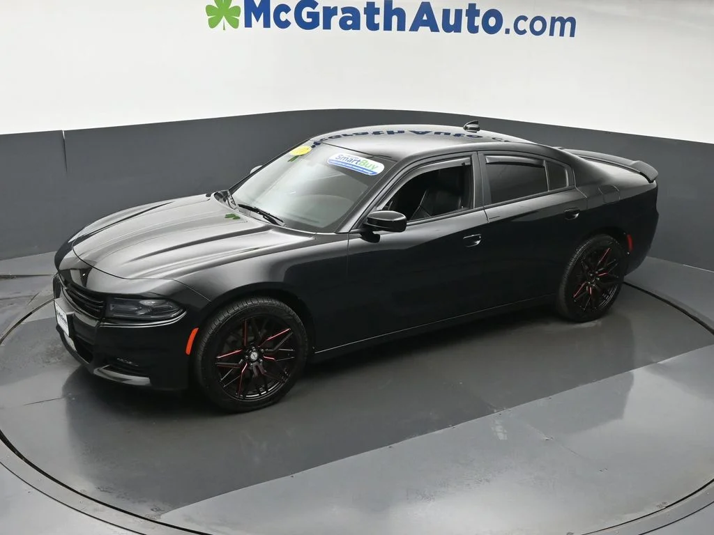 Used 2017 Black Dodge SXT image 22