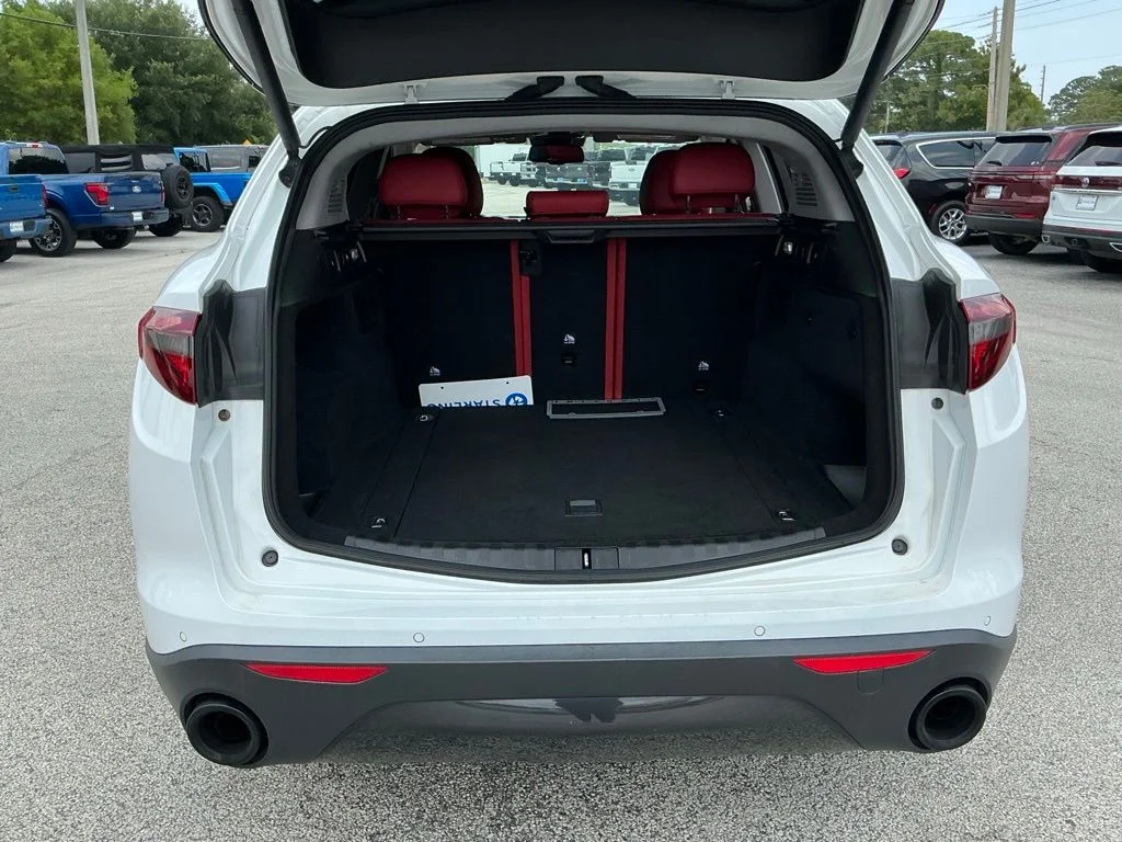 Used 2019 White Alfa Romeo Base image 25