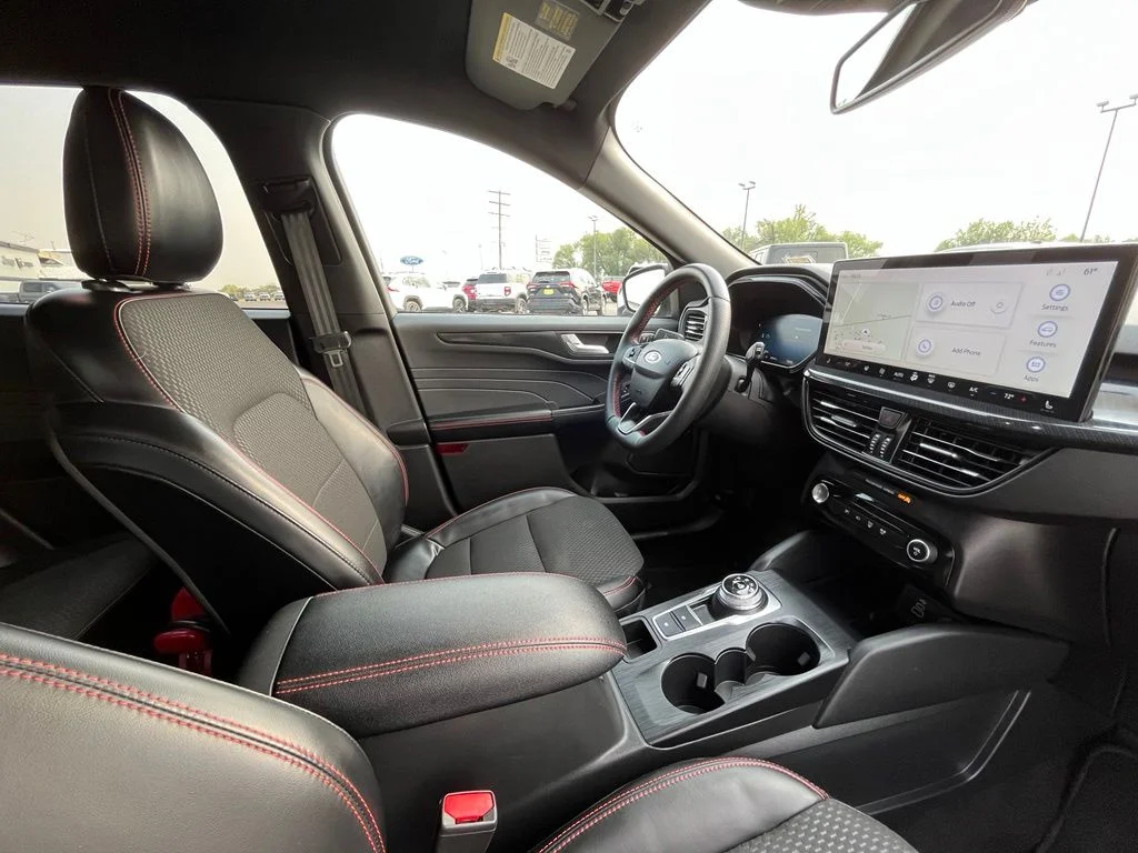Used 2024 Silver Ford ST-Line Elite image 21