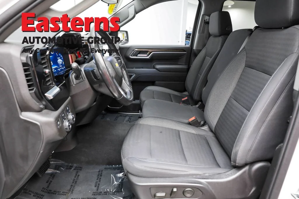 Used 2022 White Chevrolet LT image 14