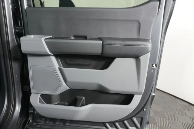 New 2026 Carbonized Gray Metallic Ford F-250® XLT image 35