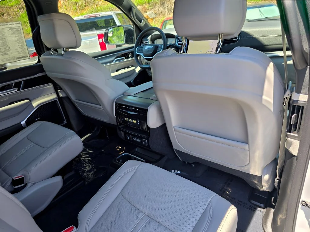 New 2026 White Jeep  image 27