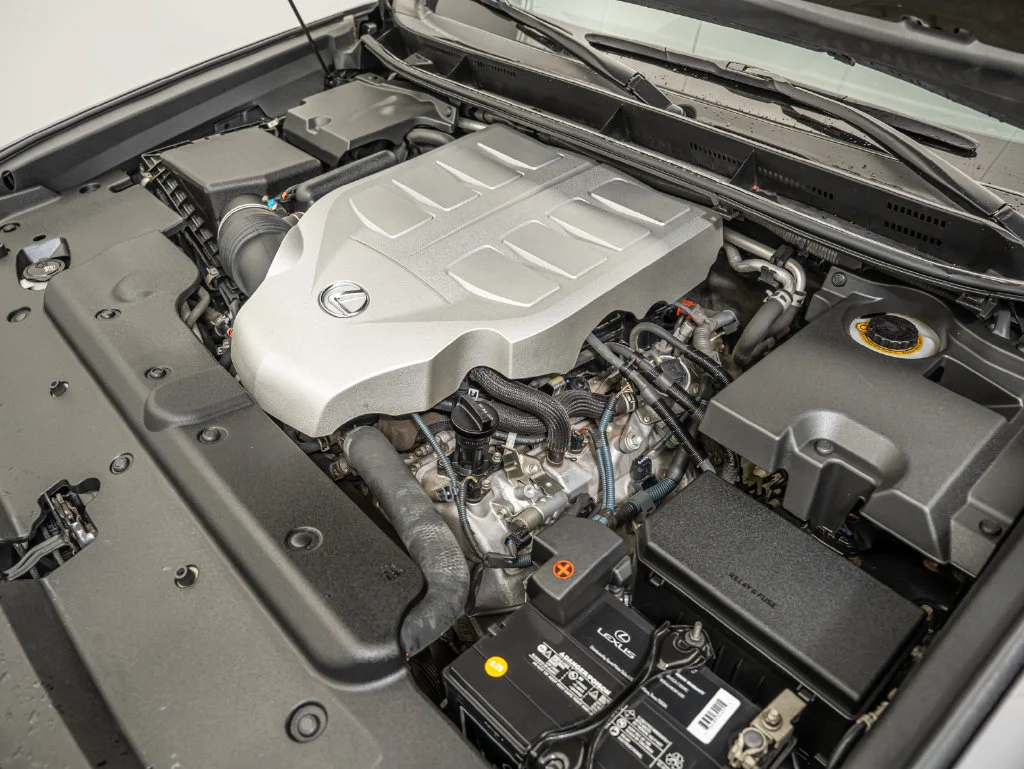 Used 2016 Gray Pearl Lexus 460 image 39