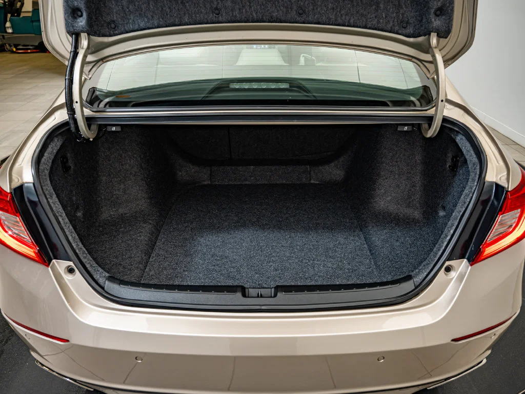 Used 2018 Gold Honda Touring image 37