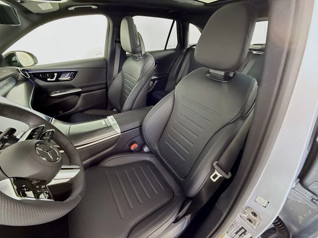 Used 2026  Mercedes-Benz GLC 300 image 5
