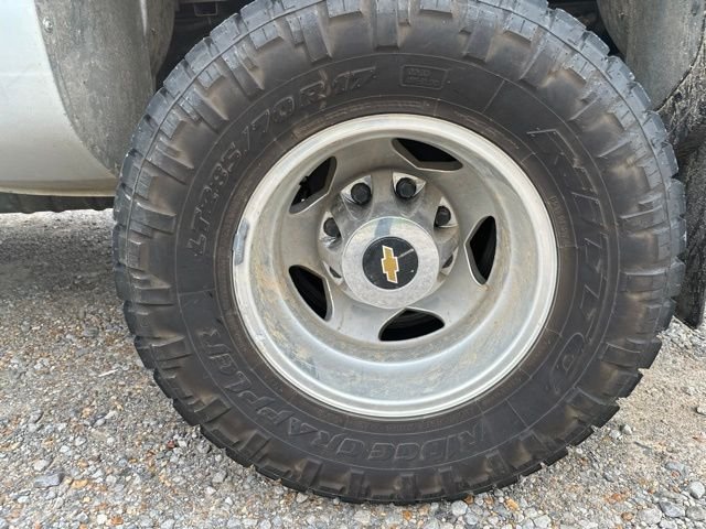 Used 2019 Silver Chevrolet LTZ image 26