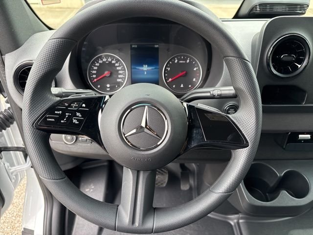 New 2025  Mercedes-Benz Cargo 170 WB image 13