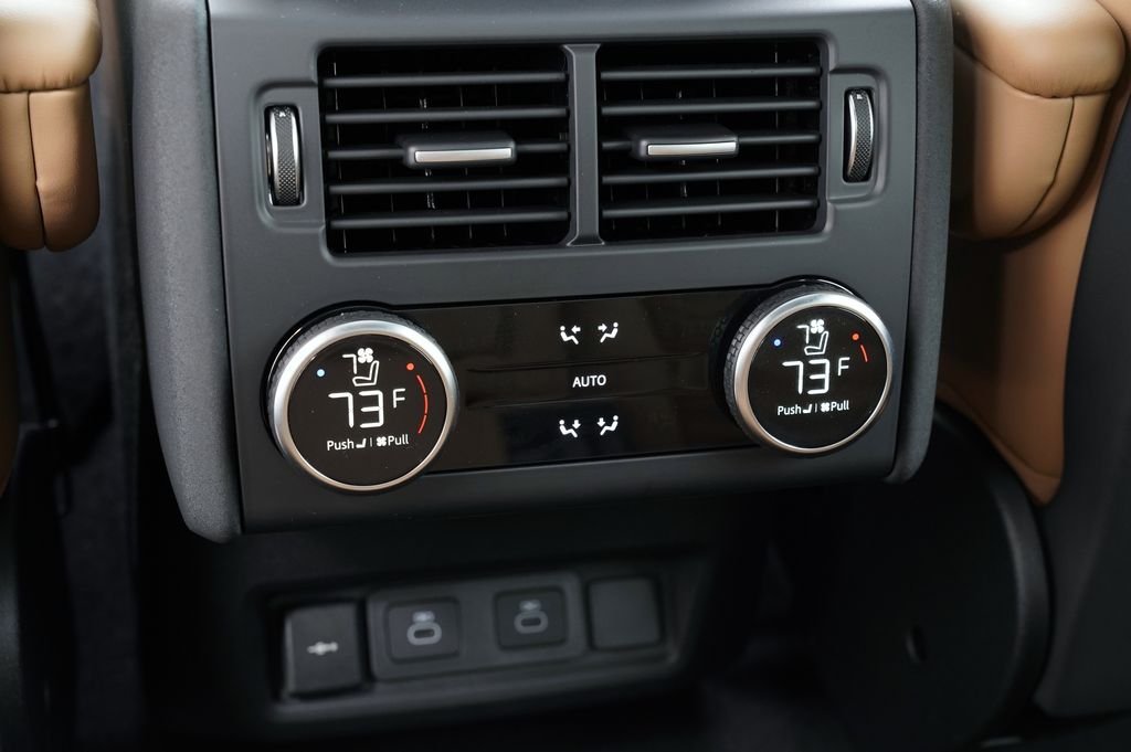 New 2026 Santorini Black Land Rover Dynamic SE image 31