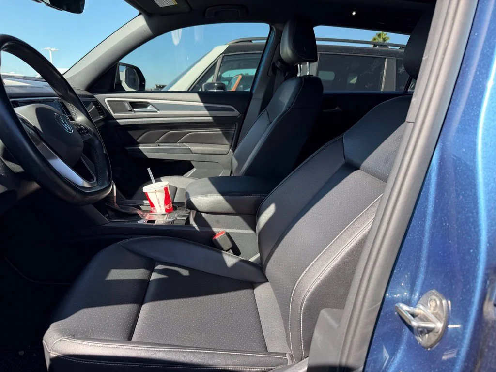 Used 2020 Blue Volkswagen 3.6L V6 SEL image 8