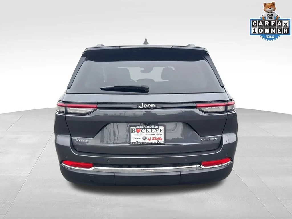 Used 2023 Gray Jeep Laredo image 4