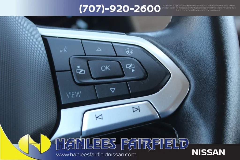 Used 2025  Volkswagen 2.0T SE w/Technology image 30