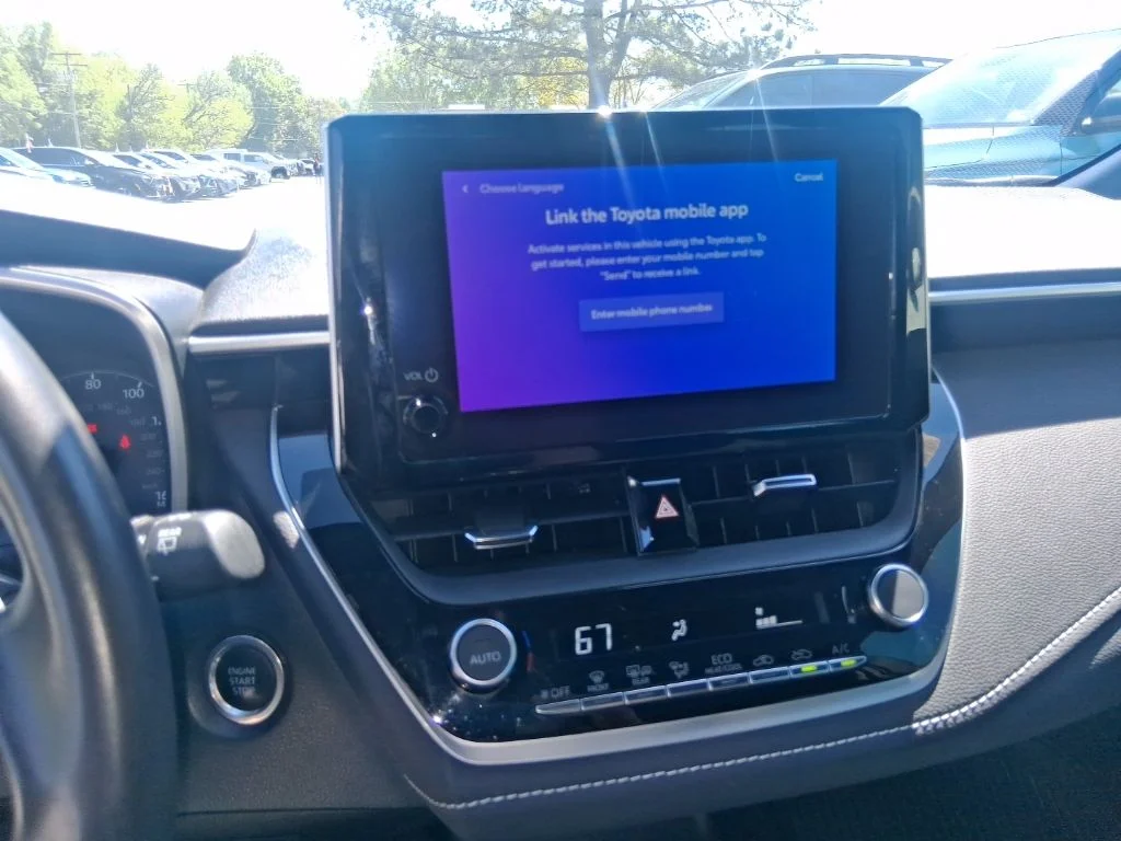 Used 2023 White Toyota SE image 16