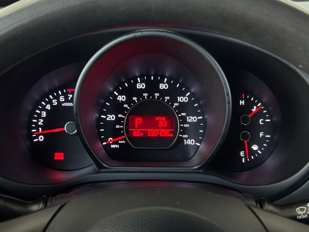 Used 2019 Silver Kia Plus image 27