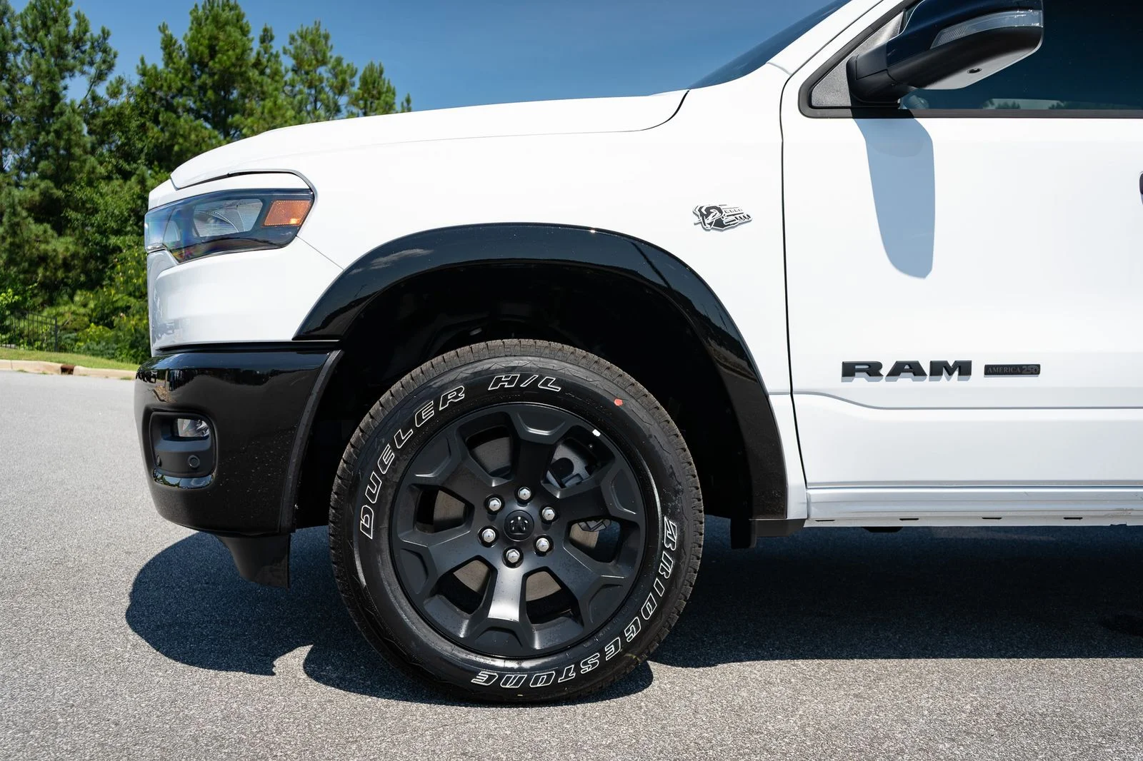 New 2026 Bright White Clear-Coat Exterior Paint RAM Big Horn/Lone Star image 4
