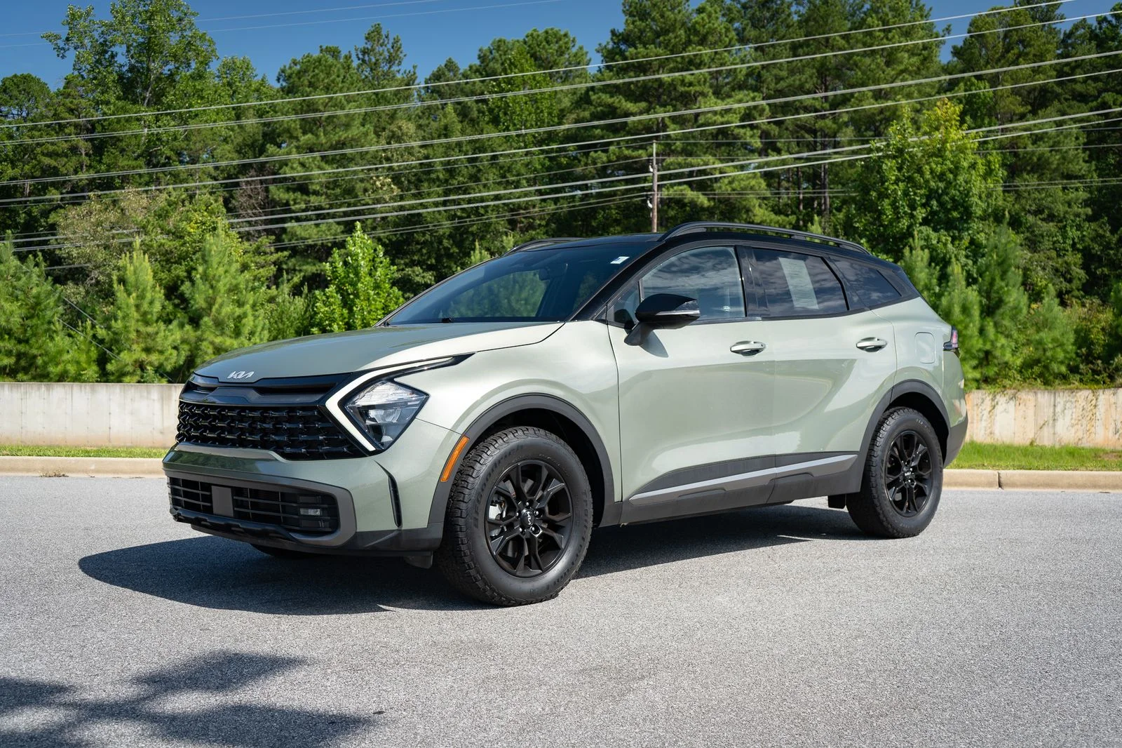 Used 2023 Green Kia X-Pro image 3