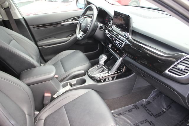Used 2022 Gray Kia EX image 35