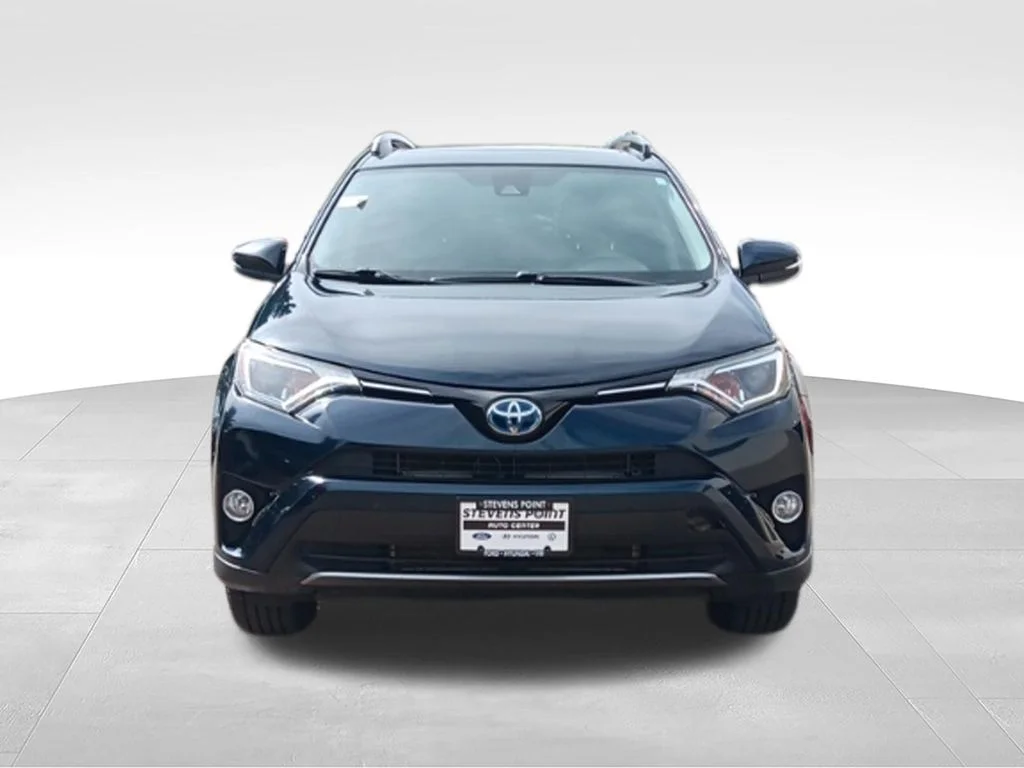 Used 2018 Galactic Aqua Mica Toyota XLE image 10