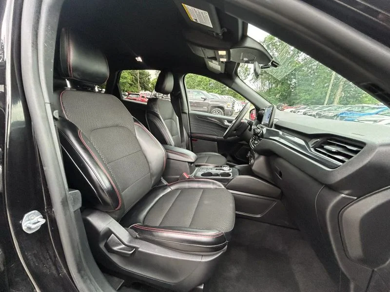 Used 2025 Black Ford ST-Line Sport Utility 4D image 23