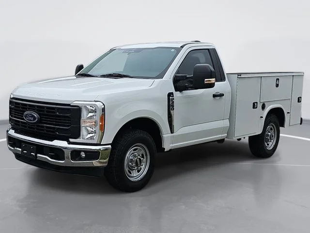 Used 2023 White Ford XL image 3