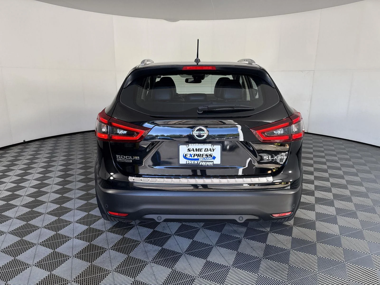Used 2020 Magnetic Black Pearl Nissan SL image 6