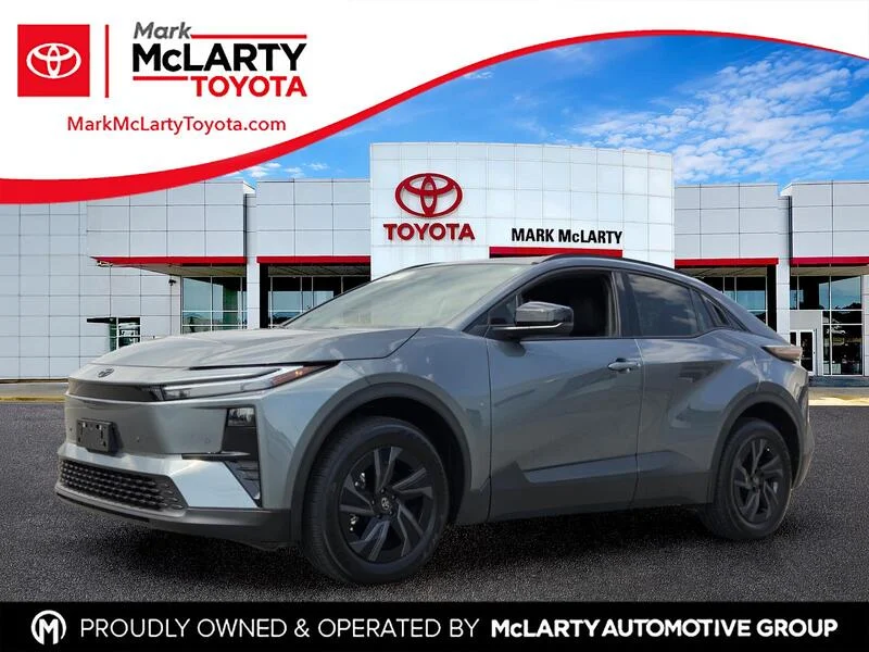 Used 2026 Overcast TOYOTA SE AWD image 1