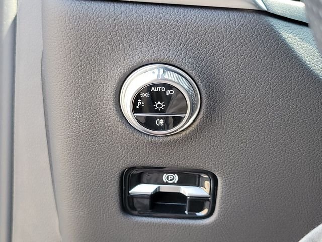 Used 2023 Black Mercedes-Benz GLC 300 image 25